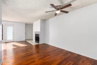 Photo #6: 6788095 Listing