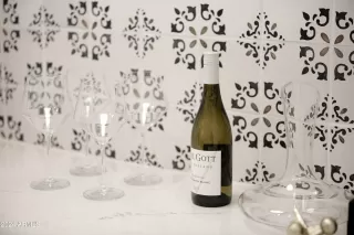 Photo #3: 6788149 Listing