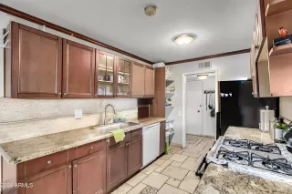 Photo #3: 6788348 Listing