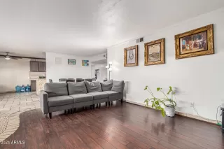 Photo #6: 6788348 Listing