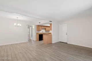 Photo #5: 6788531 Listing 