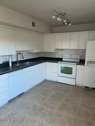 Photo #2: 6788764 Listing 