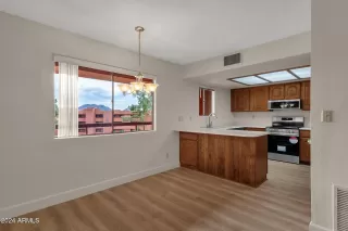 Photo #2: 6788828 Listing 