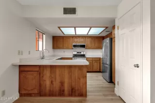 Photo #3: 6788828 Listing 