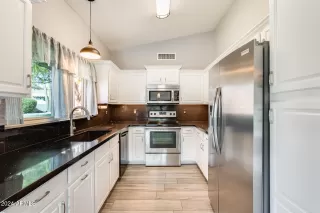 Photo #3: 6789095 Listing 