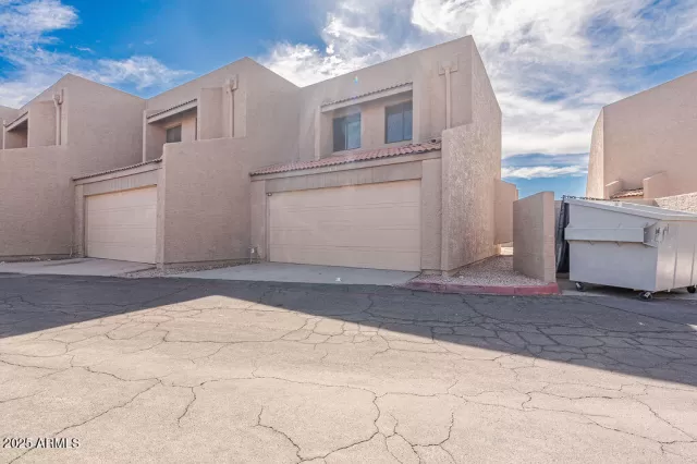 MLS: 6789832 Condo For Sale