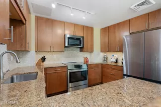 Photo #3: 6790178 Listing