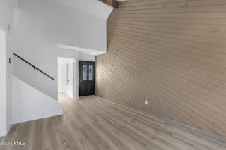 Photo #3: 6790255 Listing