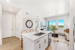 Photo #4: 6790330 Listing 