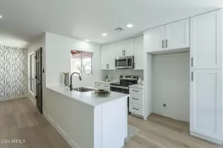 Photo #2: 6790403 Listing