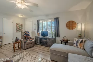 Photo #5: 6790429 Listing 