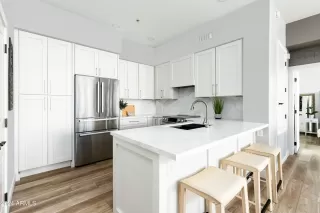 Photo #3: 6790515 Listing