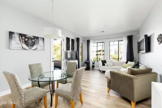 Photo #6: 6790515 Listing