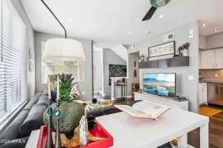 Photo #3: 6790705 Listing 