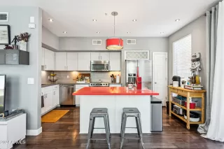 Photo #4: 6790705 Listing 