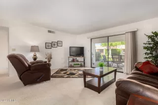 Photo #6: 6791025 Listing