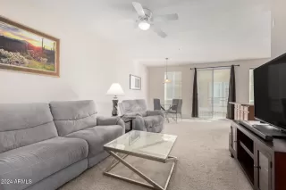 Photo #6: 6791150 Listing