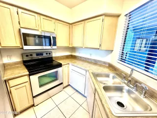 Photo #4: 6791205 Listing