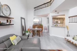 Photo #6: 6791218 Listing