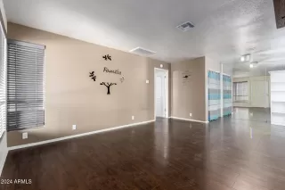 Photo #4: 6791245 Listing