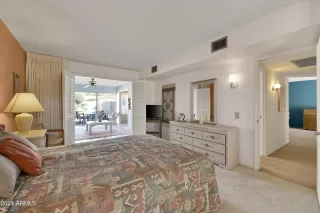 Photo #2: 6791885 Listing