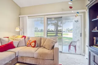 Photo #6: 6791949 Listing 