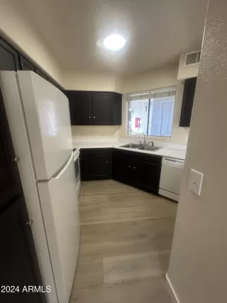 Photo #5: 6792427 Listing