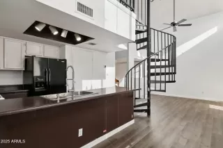 Photo #4: 6792798 Listing