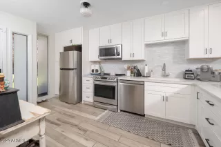 Photo #3: 6792809 Listing