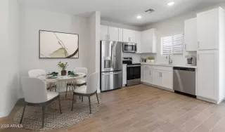 Photo #4: 6792895 Listing