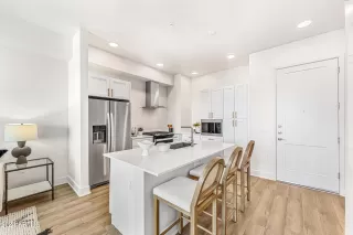 Photo #2: 6792944 Listing 