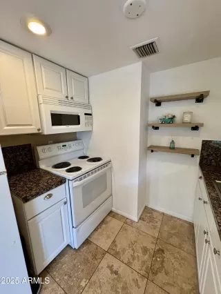 Photo #6: 6793190 Listing