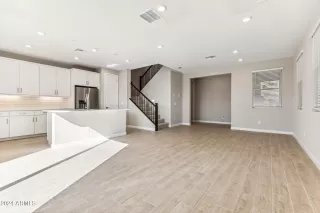 Photo #5: 6793383 Listing
