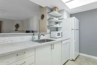 Photo #4: 6793405 Listing