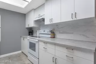 Photo #5: 6793405 Listing