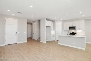Photo #5: 6793432 Listing 