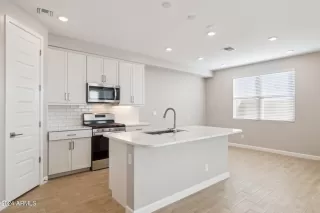 Photo #6: 6793432 Listing 