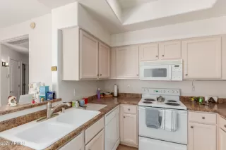 Photo #6: 6794036 Listing 