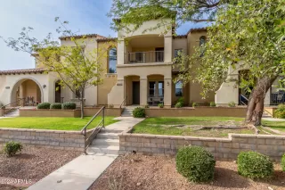 Photo #2: 6794126 Listing 