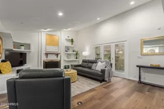 Photo #3: 6794186 Listing