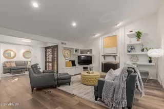 Photo #4: 6794186 Listing