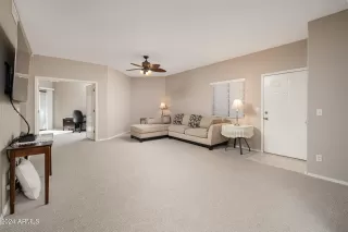 Photo #6: 6794264 Listing