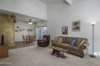 Photo #4: 6794515 Listing