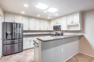 Photo #2: 6794701 Listing