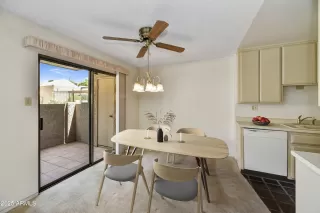 Photo #5: 6794717 Listing