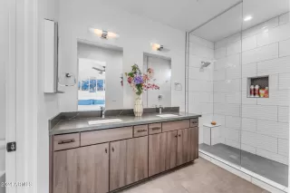 Photo #6: 6795435 Listing 