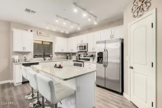 Photo #5: 6795557 Listing 