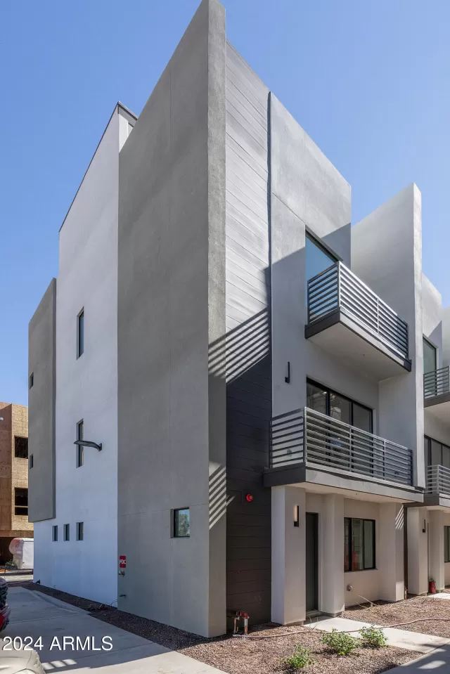 MLS: 6795594 Condo For Sale