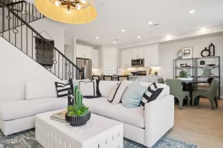 Photo #6: 6795689 Listing