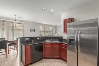 Photo #3: 6796116 Listing